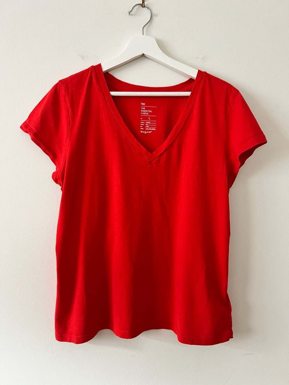 Pima Cotton Gap The Essential V-Neck T-Shirt Red Women’s Size L